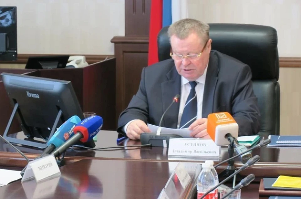 Полномочный представитель Президента РФ пожелал ученым успехов в трудном и благородном деле. Фото: пресс-служба ЮФО.