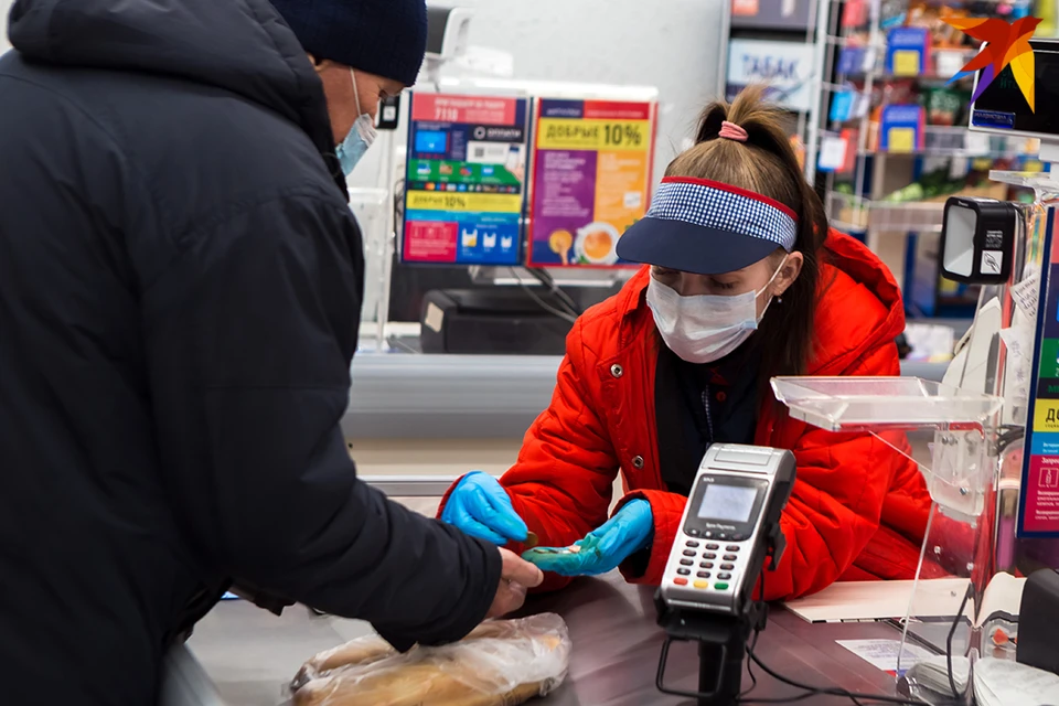 В КГК озвучили разницу в зарплатах руководителей торговых сетей и продавцов.