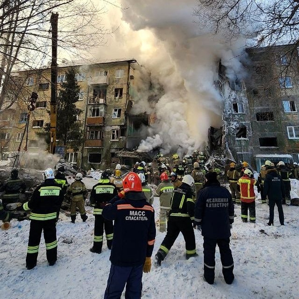 Соседка не могла выключить газ»: выжившая сибирячка назвала возможную  причину взрыва дома в Новосибирске - KP.RU