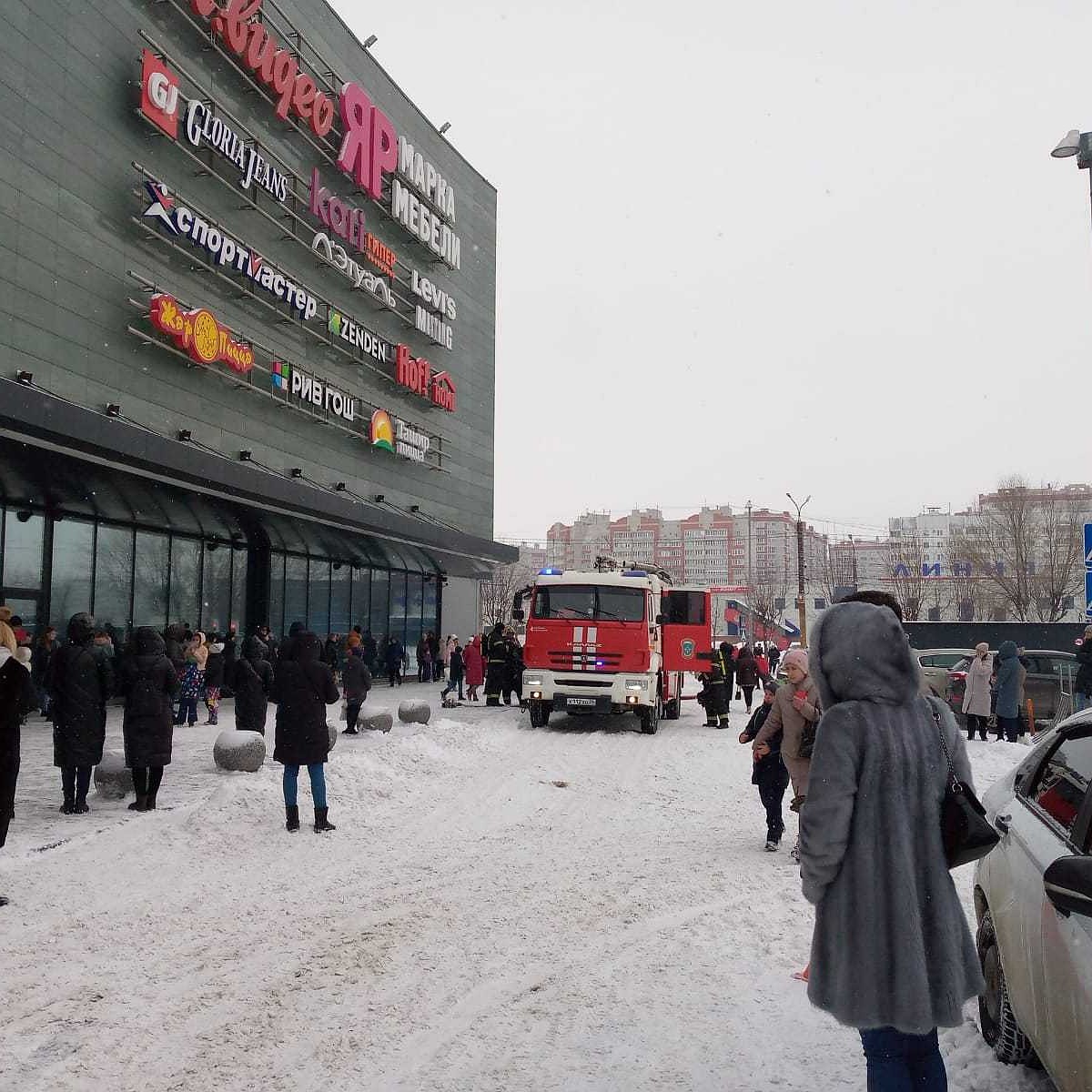 В Воронеже из-за пожарной тревоги эвакуировали посетителей и работников ТЦ « Арена» - KP.RU