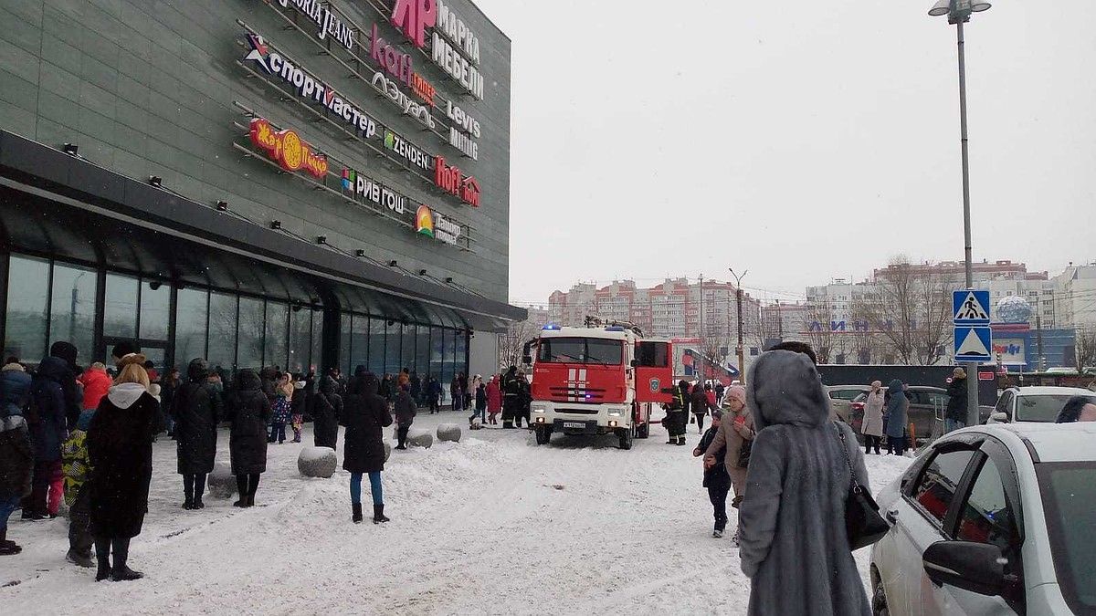 В Воронеже из-за пожарной тревоги эвакуировали посетителей и работников ТЦ « Арена» - KP.RU