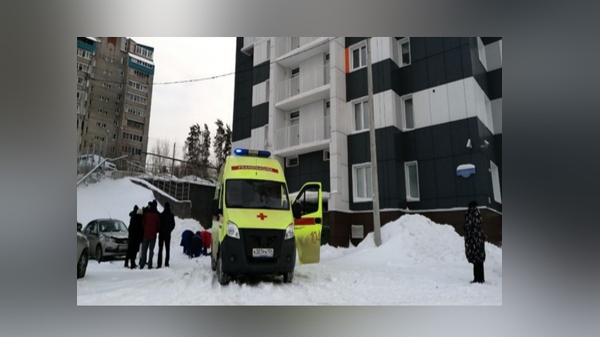 В Красноярске из-за пожара в общежитии СФУ эвакуировались 134 человека
