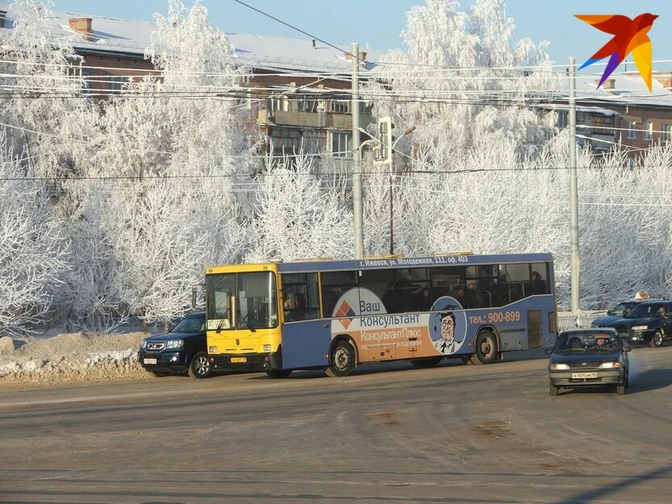 Копровый проезд ижевск. Автобус. Автобус фото. Автобус Ижевск. Новогодний транспорт 2023.