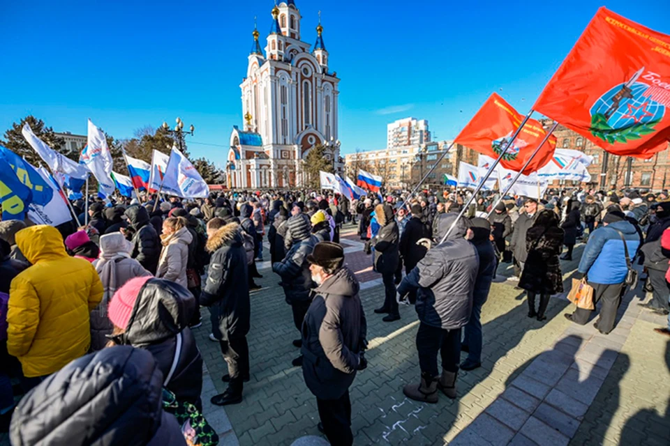 Перед собравшимися выступили артисты и представители власти