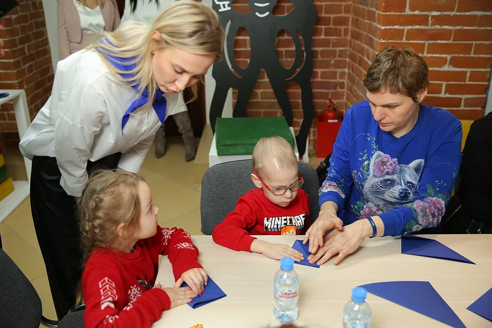 Акция «Синяя птица» прошла в Новосибирском краеведческом музее. Фото: Предоставлено МКУ «Агентство развития социальной политики»