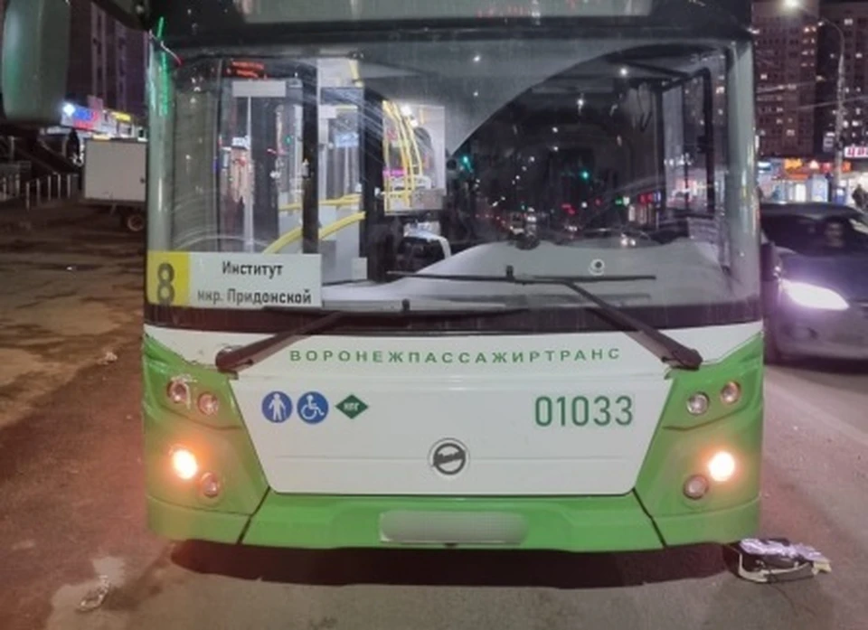 Маршрутный автобус. 25 маршрутка воронеж. Последние новости общественного транспорта воронежа. Маршрутка. 25 маршрутка воронеж.