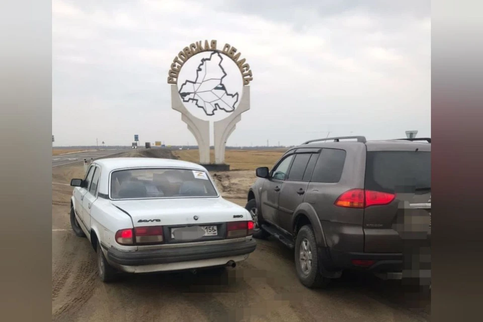 В машину погрузили также посылки от земляков. Фото: администрация Сорочинского округа