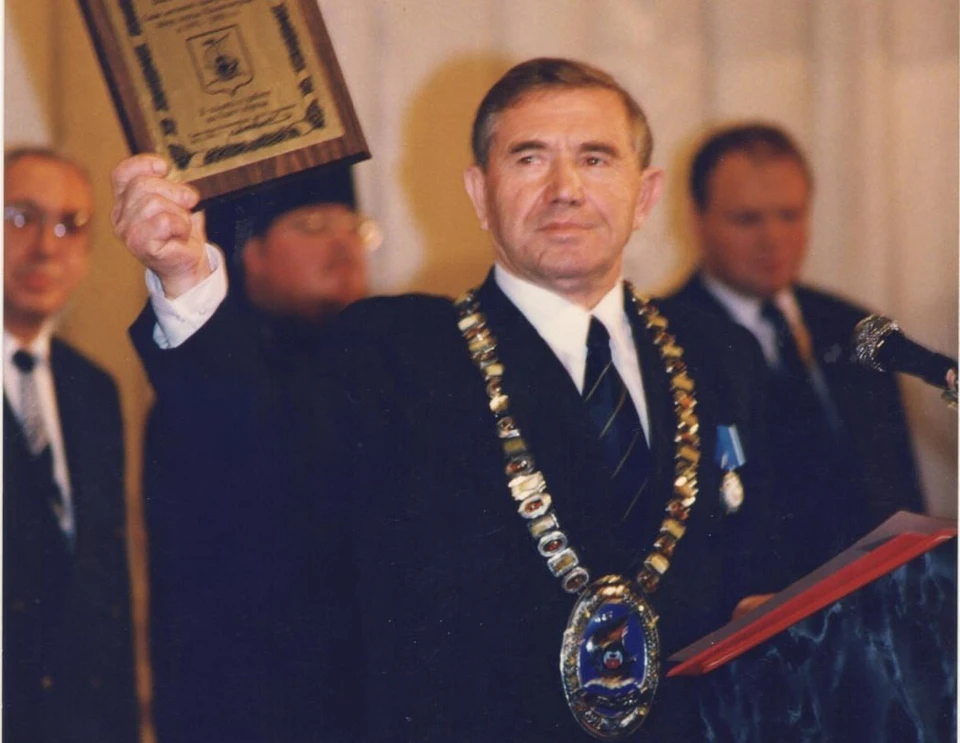 6 ноября 1996-го. Тогда, на инаугурации, никто и подумать не мог, что первый избранный мэр Калининграда вскоре уйдет из жизни. И что этот уход будет так «обставлен».
