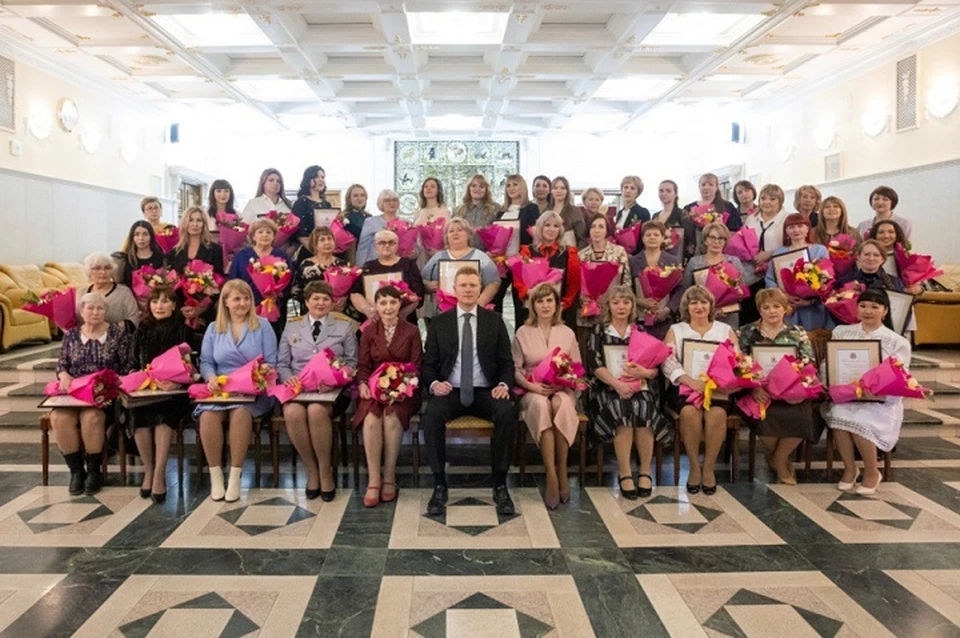 Торжественный прием для 50 женщин состоялся в правительстве Хабаровского края Фото: Антон Шевченко