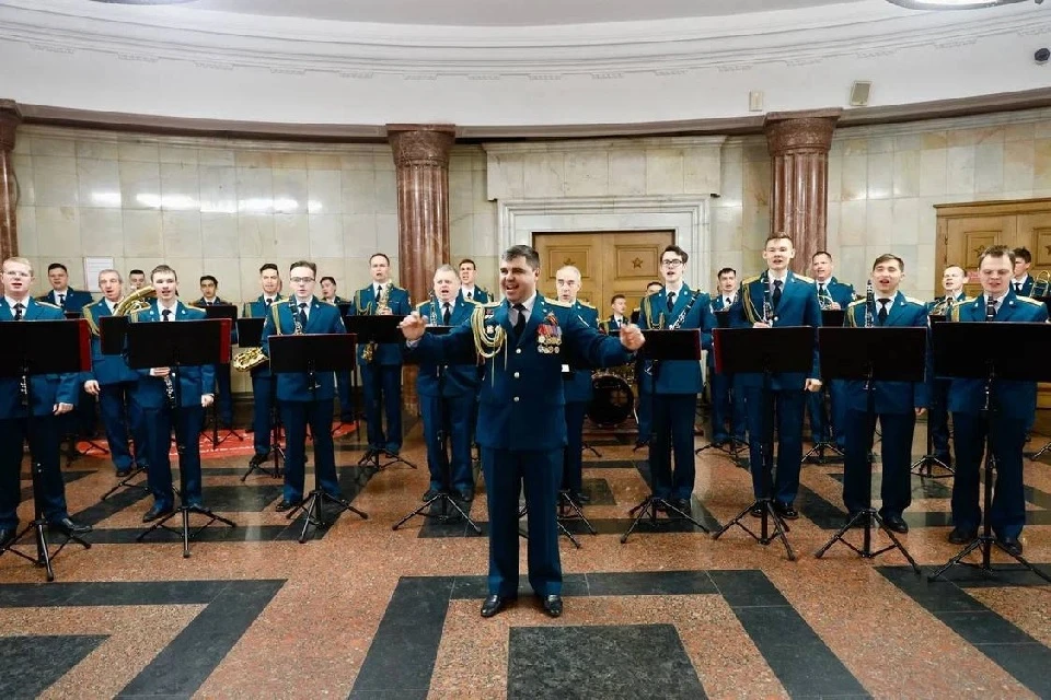 На станциях «Театральная» и «Курская» в Москве прошли концерты в честь Международного женского дня