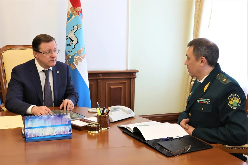 Глава региона поздравил Александра Архипова с назначением на пост начальника Самарской таможни