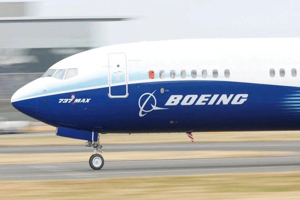 Пилот Boeing 737 назвал причину аварийной посадки самолета в Санкт-Петербурге