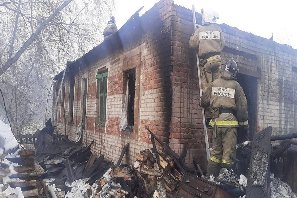 Названа предварительная причина пожара в поселке под Новосибирском, на котором погибли двое детей. Фото: прокуратура НСО.