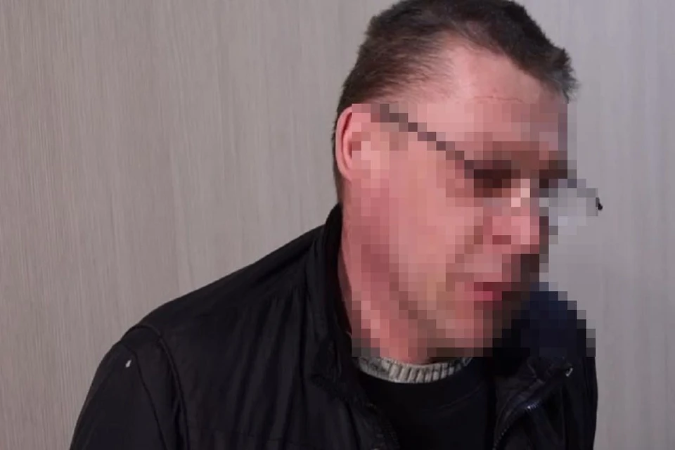 Дед детей, погибших на пожаре в Первомайке в Новосибирске, рассказал правду об их матери на суде.