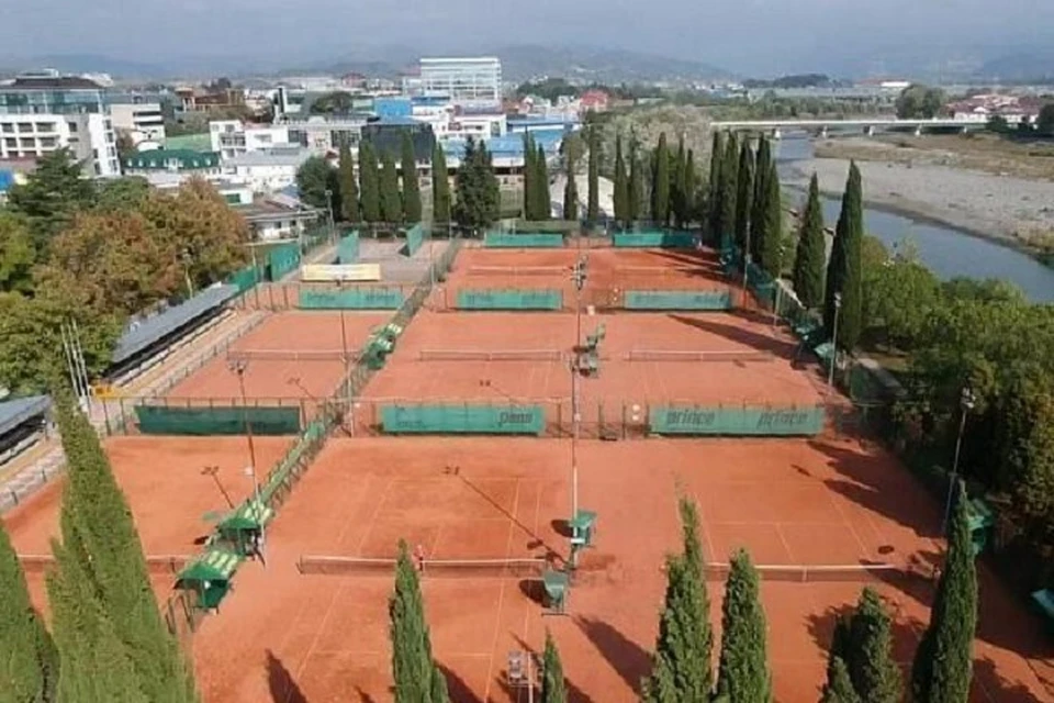В Адлерской теннисной академии появятся четыре крытых корта