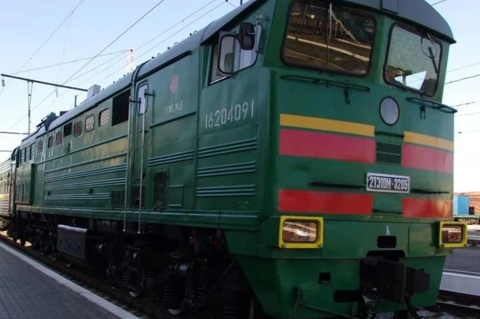 Движение поезда задержали как минимум на час