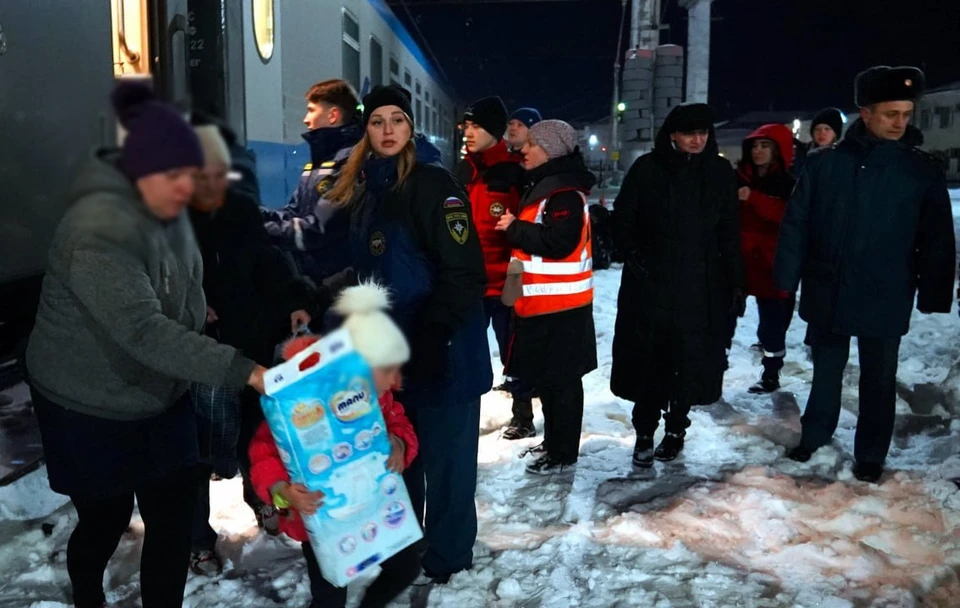 В Тюмень из Херсонской области 15 марта приехали 17 беженцев, шесть детей и две собаки
