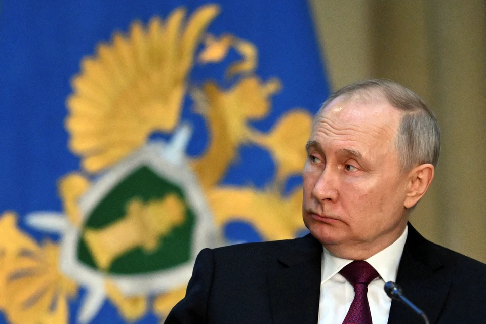 Путин заявил, что прокуратуре надо следить за законностью оборонки