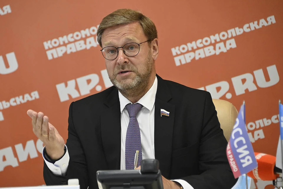 Вице-спикер Совфеда Константин Косачев призвал создавать условия для возвращения на родину уехавших из страны россиян.