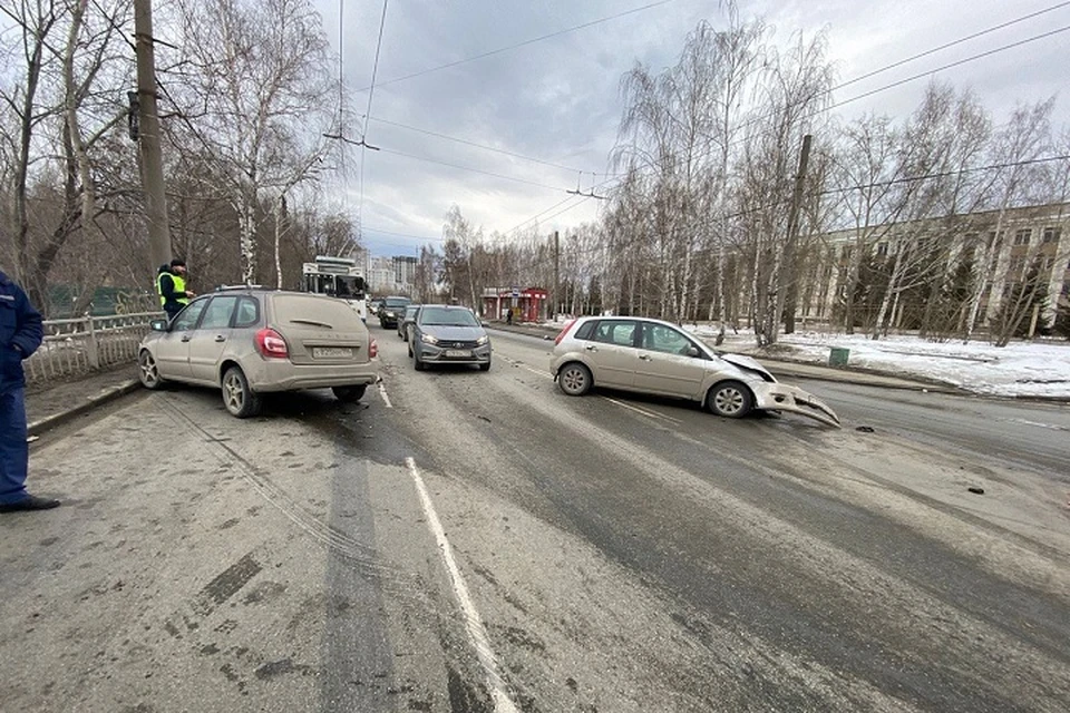 Из-за аварии на Щербакова образовалась огромная пробка Фото: ГИБДД Екатеринбурга
