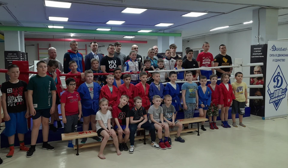 В отделении спортивной школы по боксу на Северо-запале Челябинска будут бесплатно заниматься полторы сотни мальчишек и девчонок