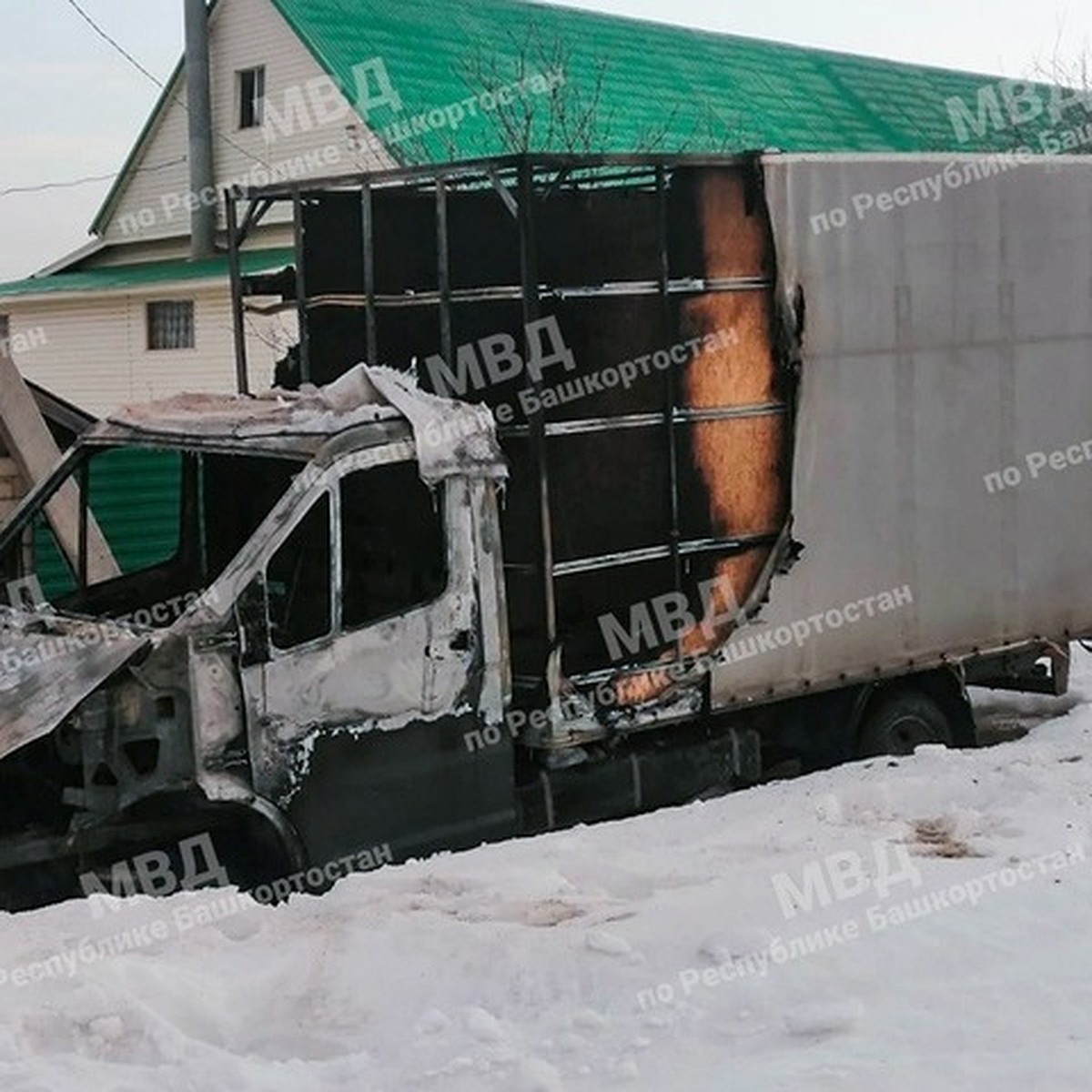 Жительница Башкирии приревновала своего мужа и спалила его грузовик - KP.RU