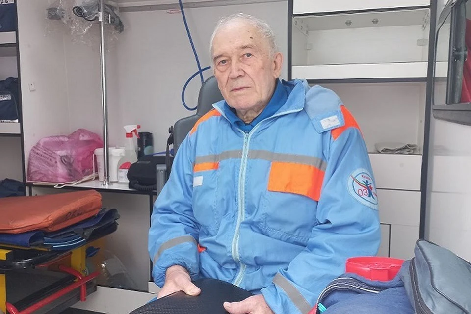 Юрий Обрезков работает в скорой помощи на протяжении 45 лет.