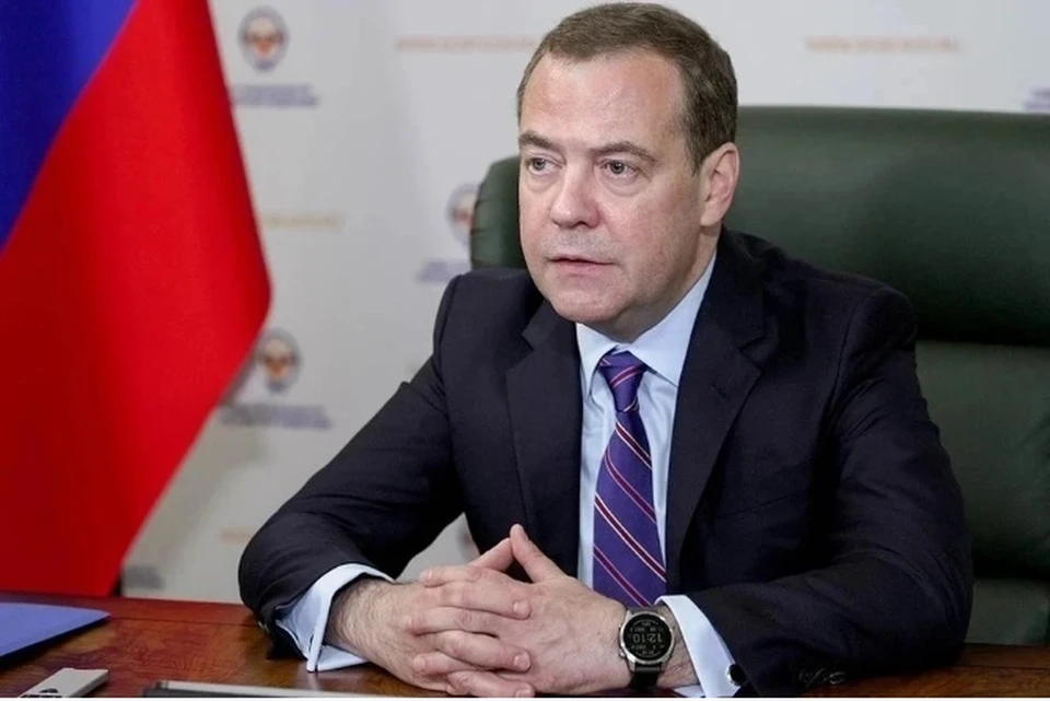 Медведев зачитал телеграмму Сталина директорам заводов ОПК Фото: Екатерина Штукина/ТАСС