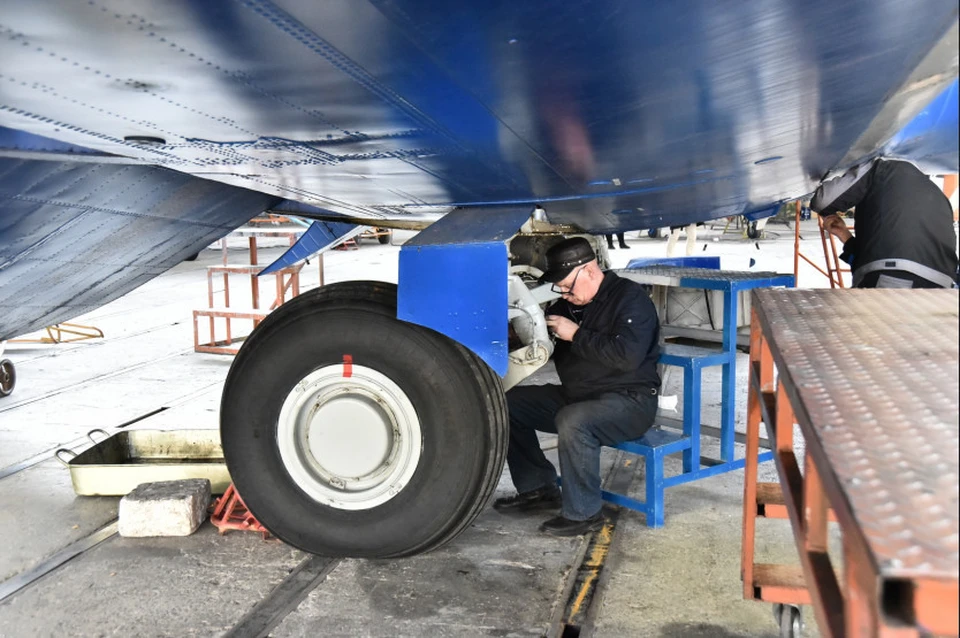В Новосибирске пройдут испытания импортозамещенного самолета Superjet-100. Фото: Правительство НСО