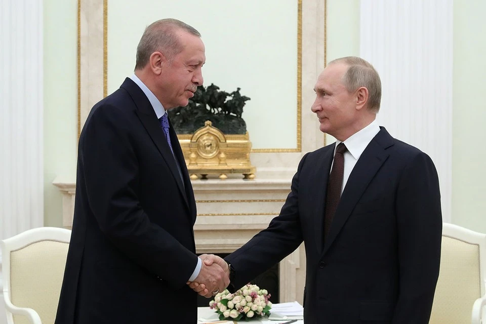 Турецкий лидер поблагодарил президента России за позитивную позицию по продлению зерновой сделки