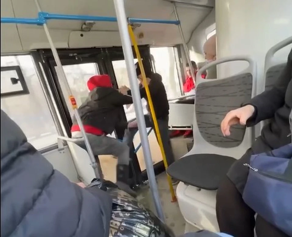 Драку сняли на видео очевидцы