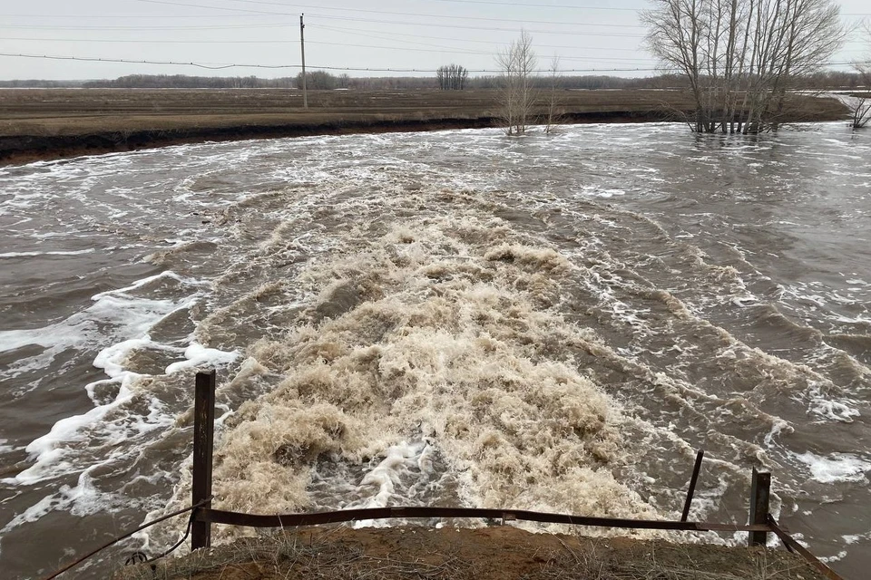 Вода местами прибывает, в некоторых районах уходит