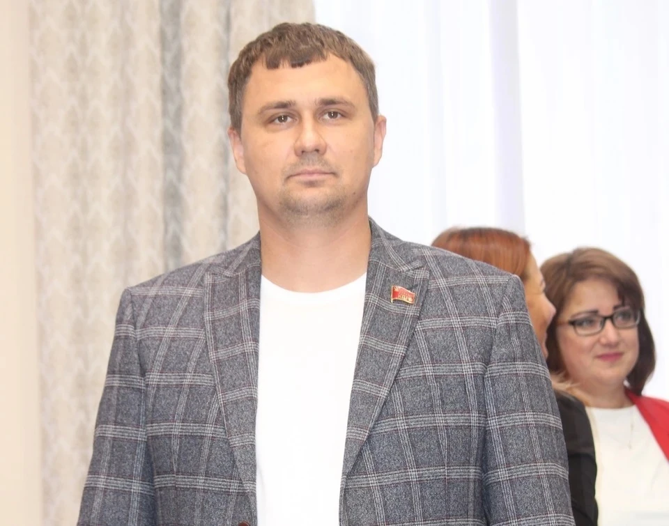 Вопрос о судьбе повестки, врученной депутату в сентябре 2022 года, прозвучал на пленарном заседании губдумы / Фото: vk.com/abdalkinmikhail
