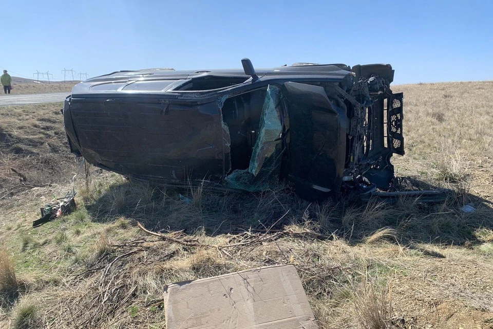 Полицейские выясняют все обстоятельства аварии. Фото: УМВД Оренбургской области