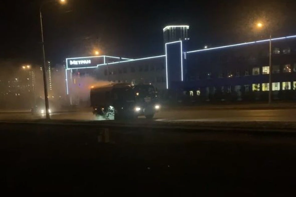 Вместо уборки пылесос разбрасывал пыль. Фото: соцсети.