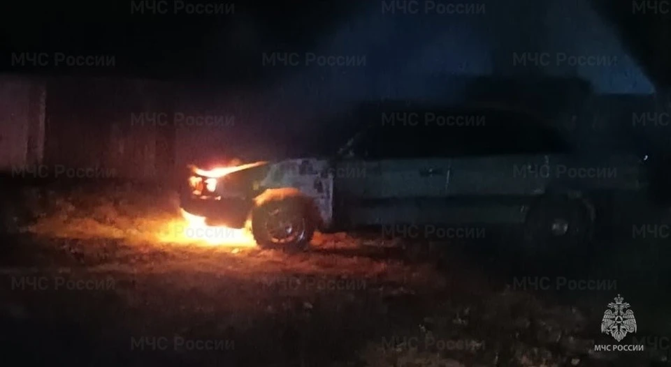 У машины сгорел моторный отсек.