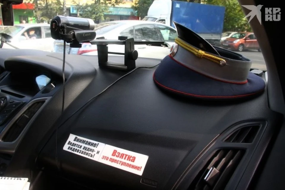 Перед судом предстанет иностранец, пытавшийся «всунуть» взятку шацкому сотруднику полиции.