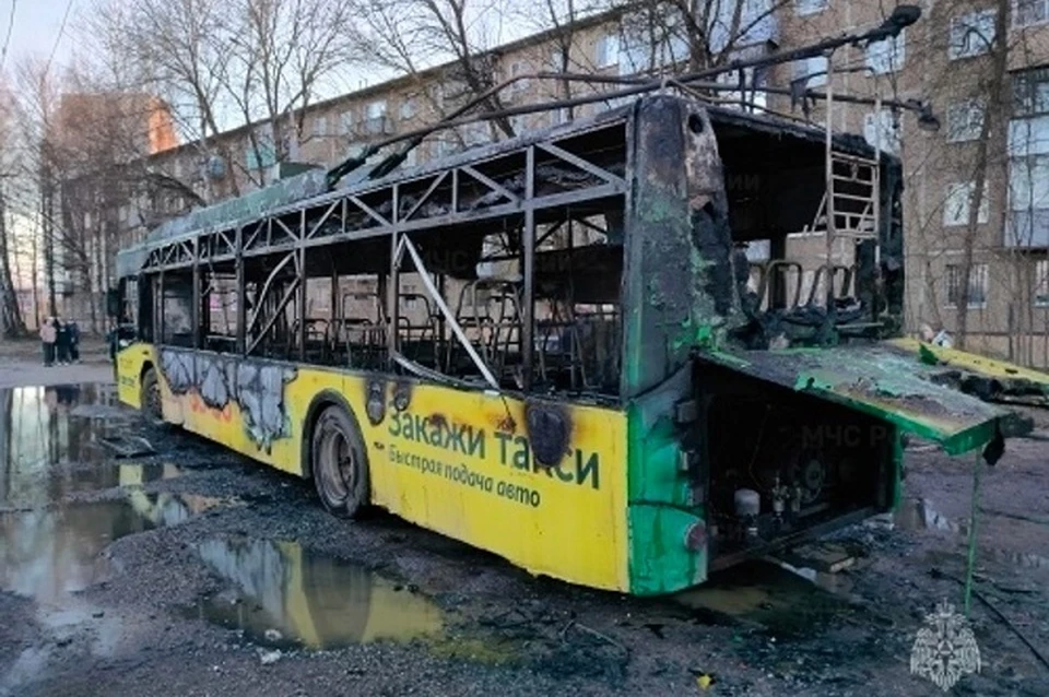 В Рыбинске сгорел троллейбус.
