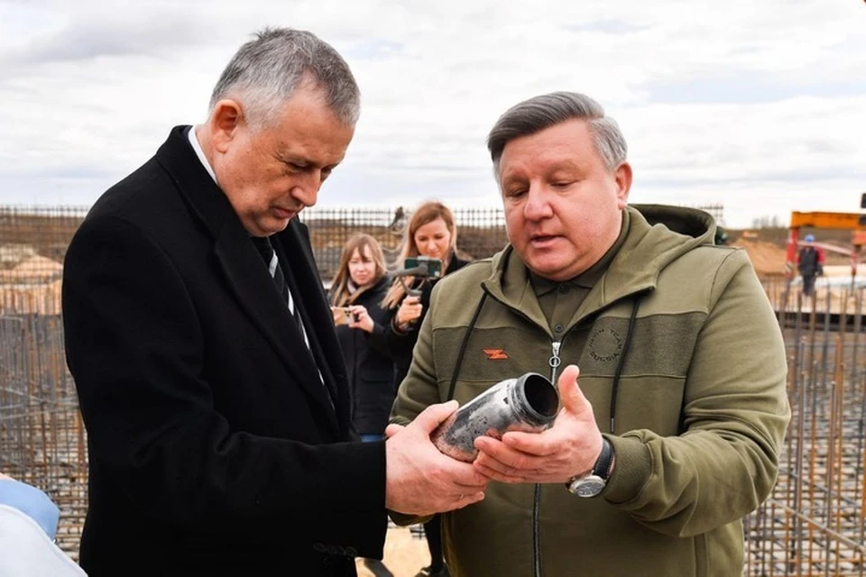 Капсула с землей памятных мест Донбасса заложена у будущего мемориала в Ленинградской области. Фото: РВИО