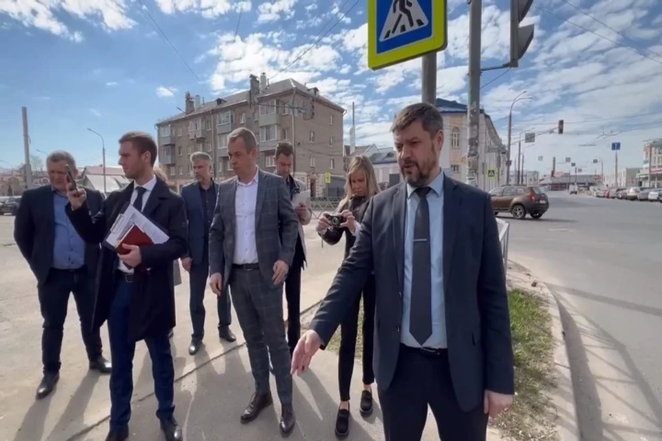 Глава Рыбинска проконтролировал уборку города и ямочный ремонт. ФОТО: страница Дмитрия Рудакова ВКонтакте