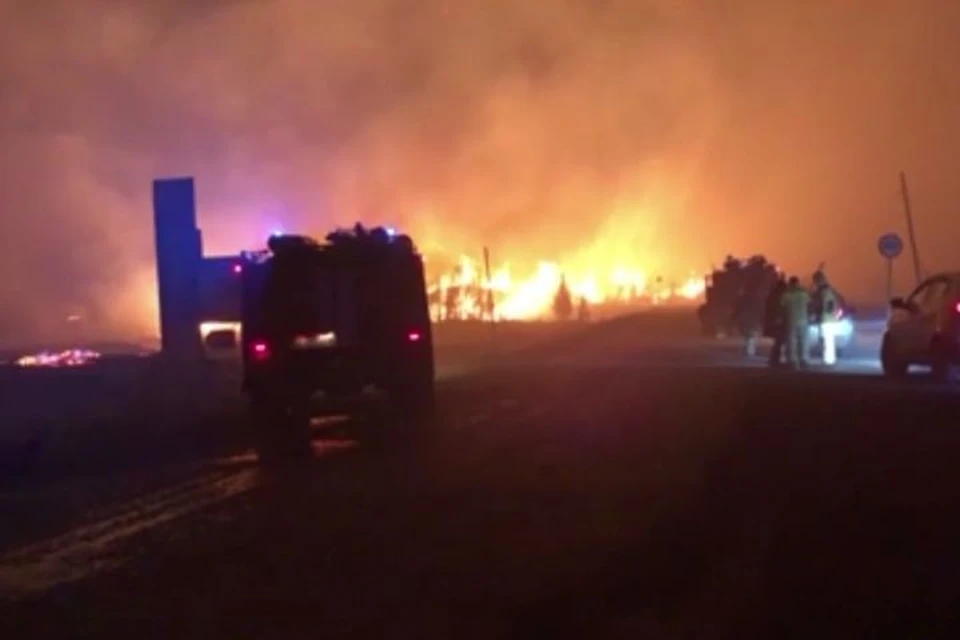 Сильный пожар в Сосьве бушевал всю ночь Фото: ГУ МЧС по Свердловской области