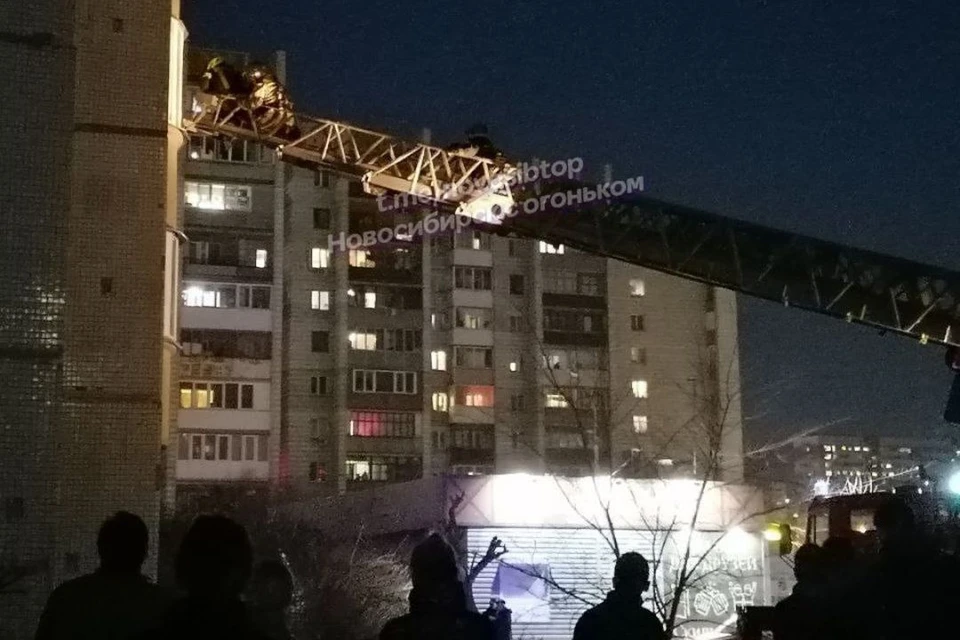 В пожаре пострадали 2 человека. Фото: «Новосибирск с огоньком».