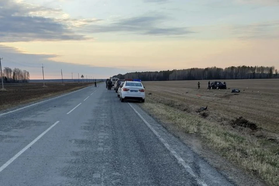 Машина на большой скорости съехала в кювет и опрокинулась Фото: УГИБДД по Свердловской области