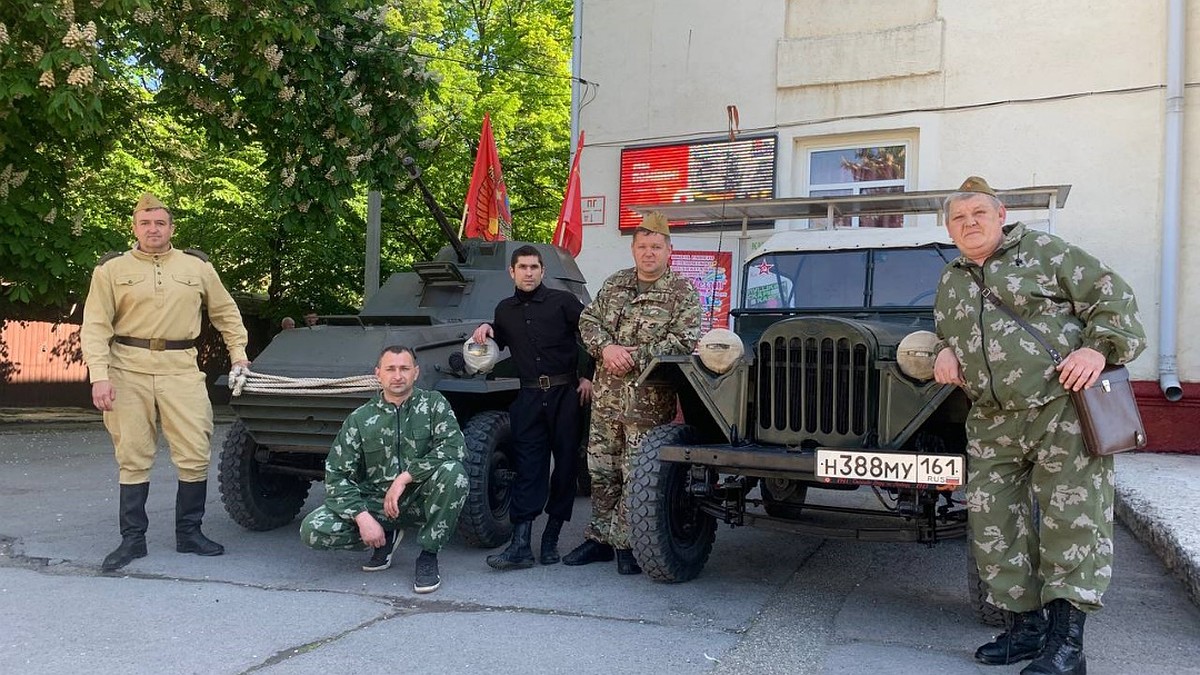 «Вы бы видели их глаза, когда даем в руки пулемет!»: дончане ремонтируют  фронтовую технику и приезжают на ней к ветеранам - KP.RU