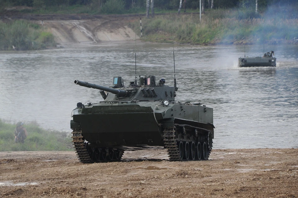 «Ростех» в четверг, 4 мая, сообщил, что предприятие «Курганмашзавод», которое входит в холдинг «Высокоточные машины» госкорпорации, существенно увеличило объемы производства боевых машин пехоты БМП-3.
