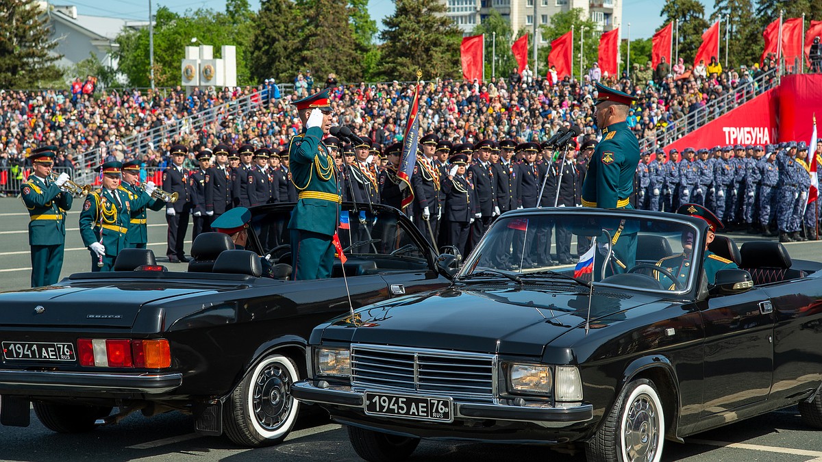 Бронетехника, мундиры и слезы на глазах: показываем самые яркие фото Парада  Победы 9 мая 2023 в Самаре - KP.RU