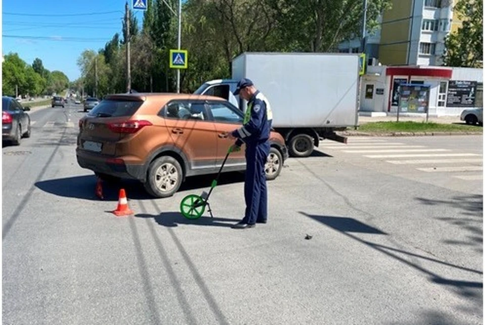После аварии одного из водителей пришлось госпитализировать. Фото: ГУ МВД по Самарской области