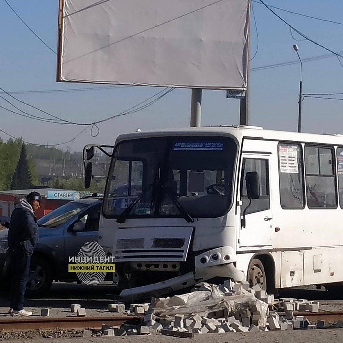 В Нижнем Тагиле пассажирский автобус попал в массовое ДТП - KP.RU