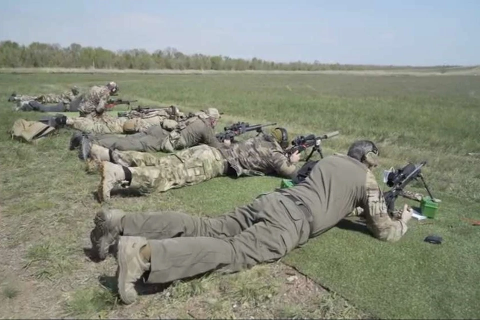 Участники соревновались в стрельбе из винтовки с оптическим прицелом. Фото: Sniping.ru