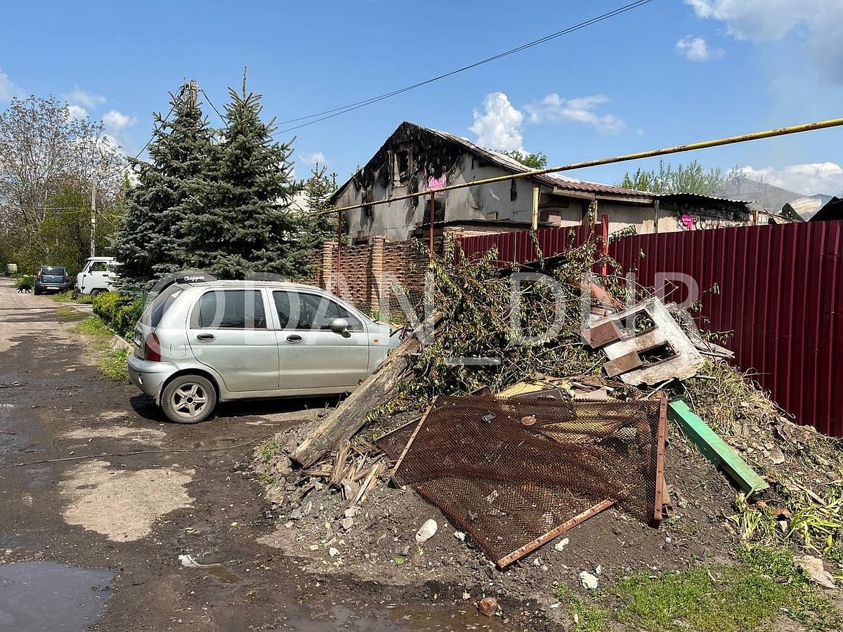 При обстреле ВСУ поселка Горняк в Куйбышевском районе Донецка погибли  женщина с четырехлетним ребенком - KP.RU